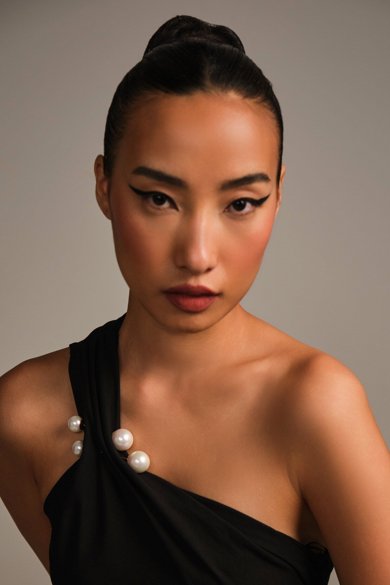 The Raya Pearl Brooch 