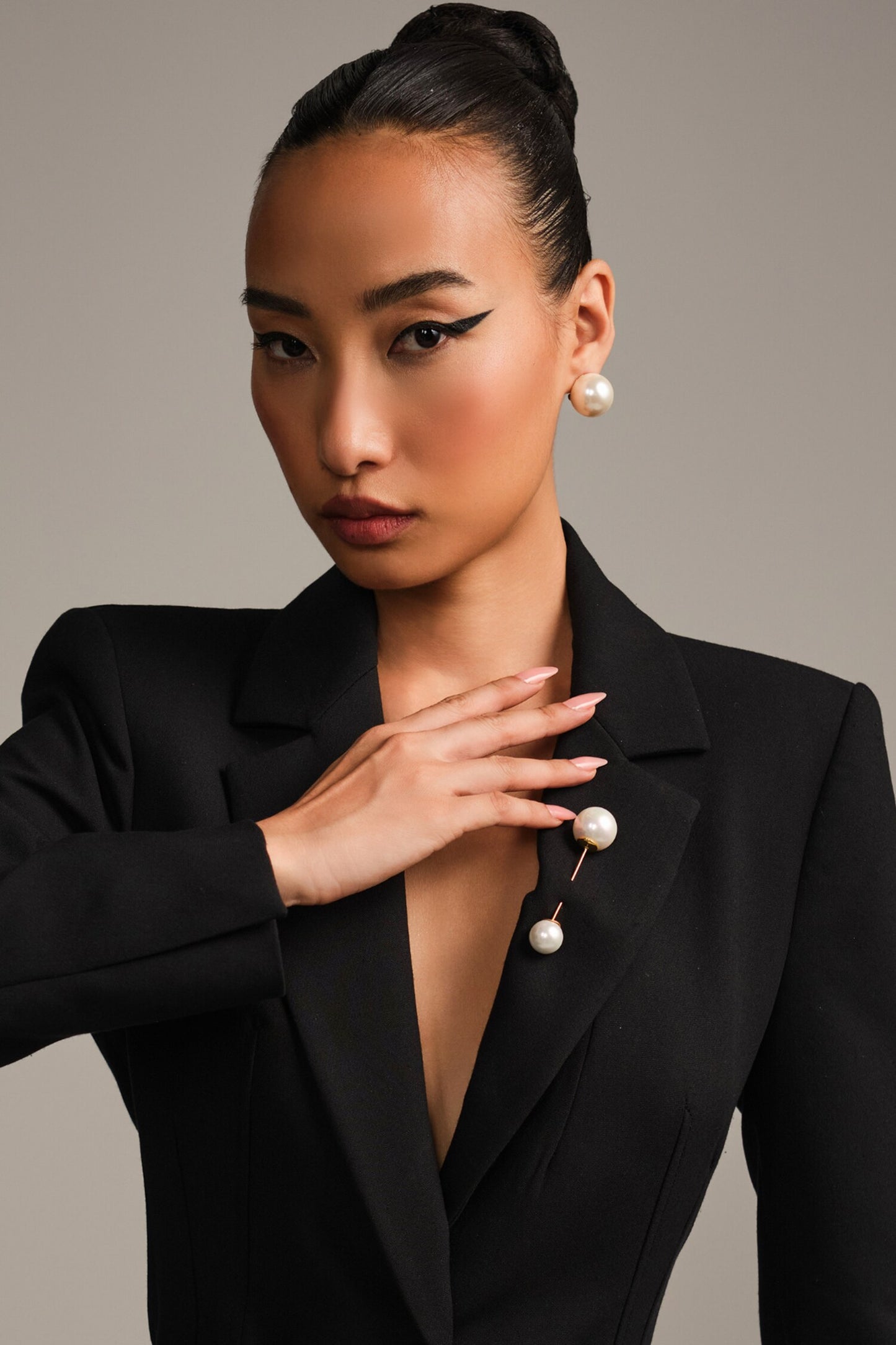 The Raya Pearl Brooch 