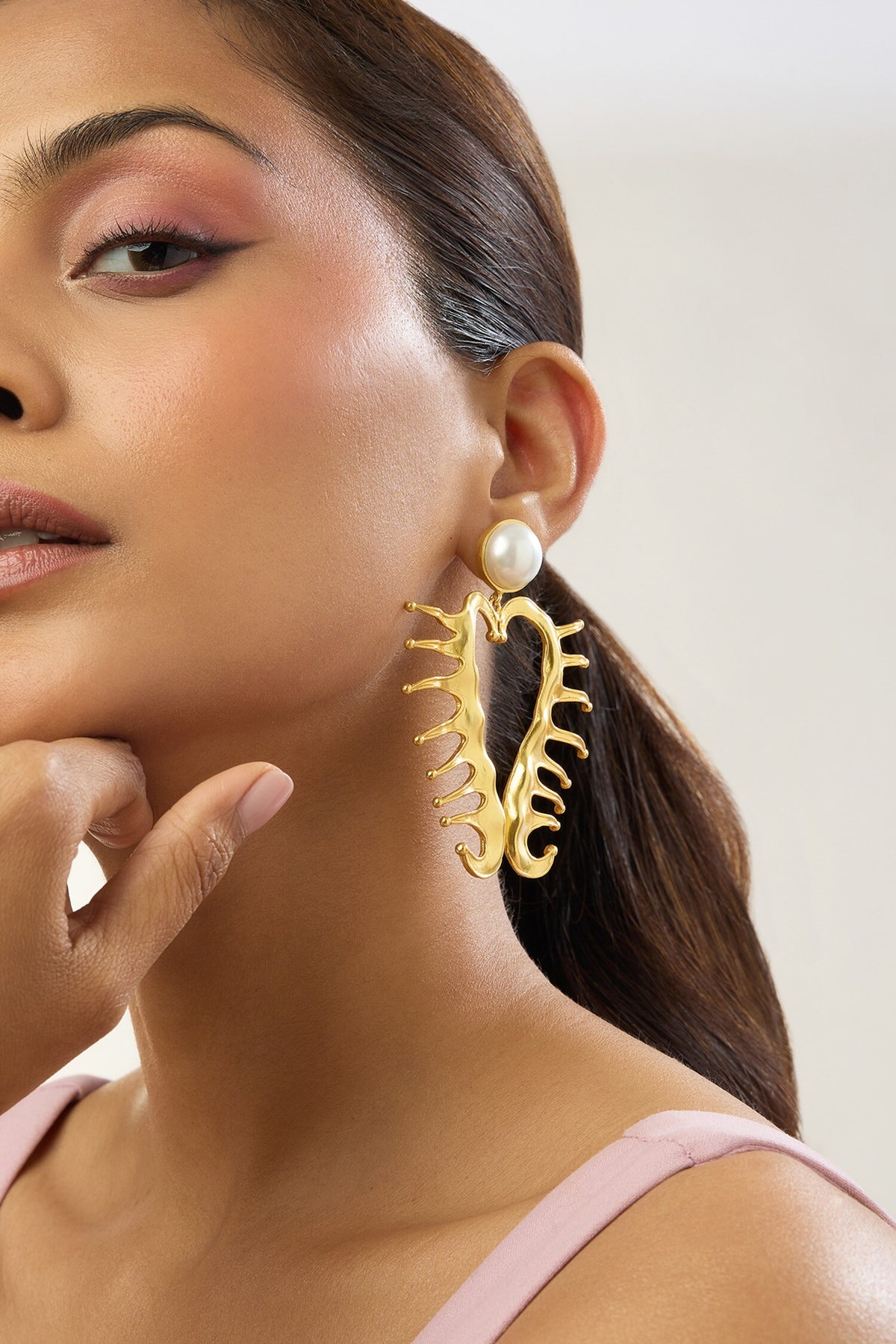 Amour Heart Pearl Earrings 