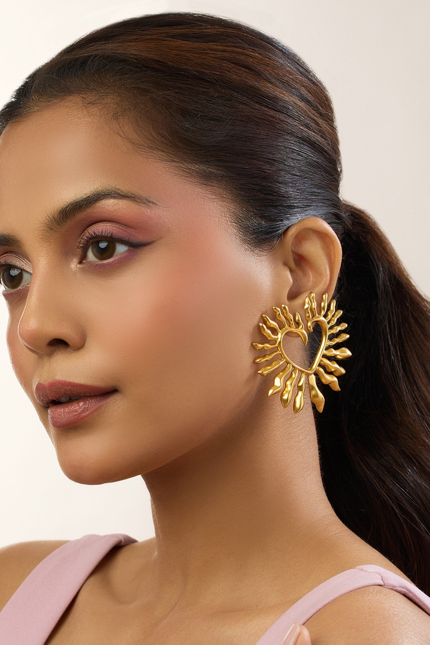Amour Heart Gold Earrings 