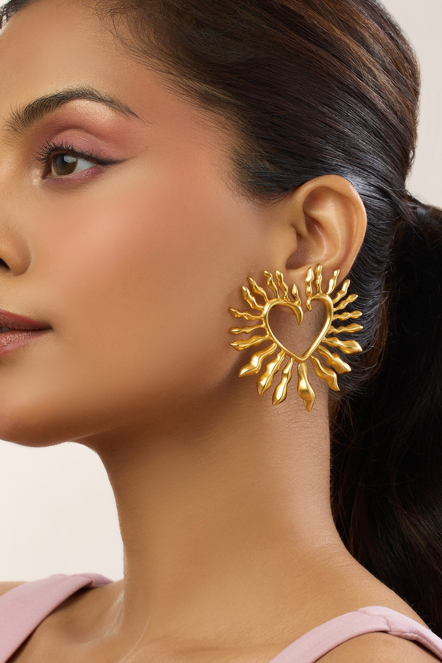 Amour Heart Gold Earrings 