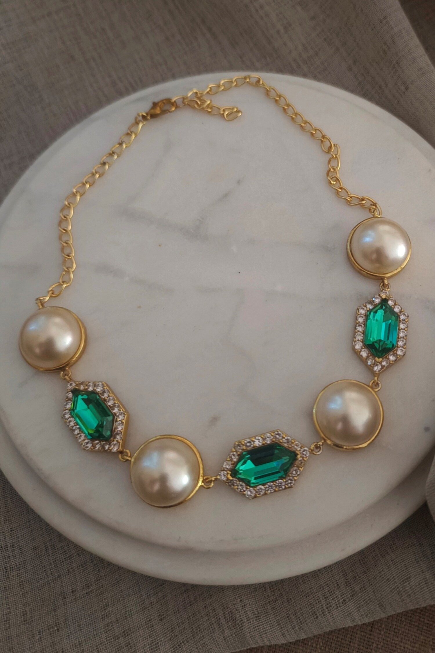 Emerald Crystal Pearl Choker 