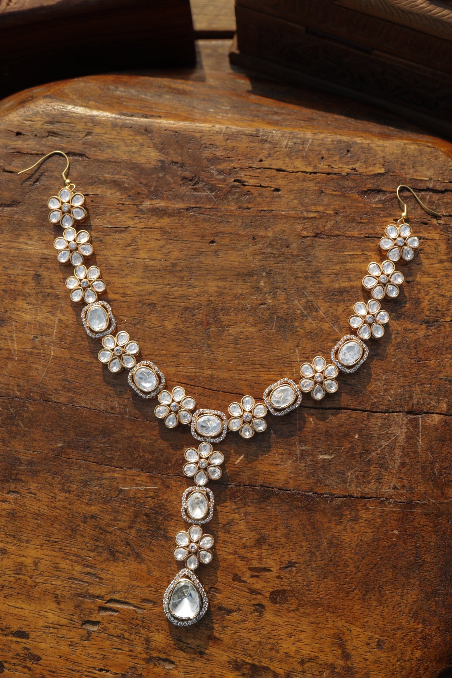 Floral Victorian Polki Mathapatti 