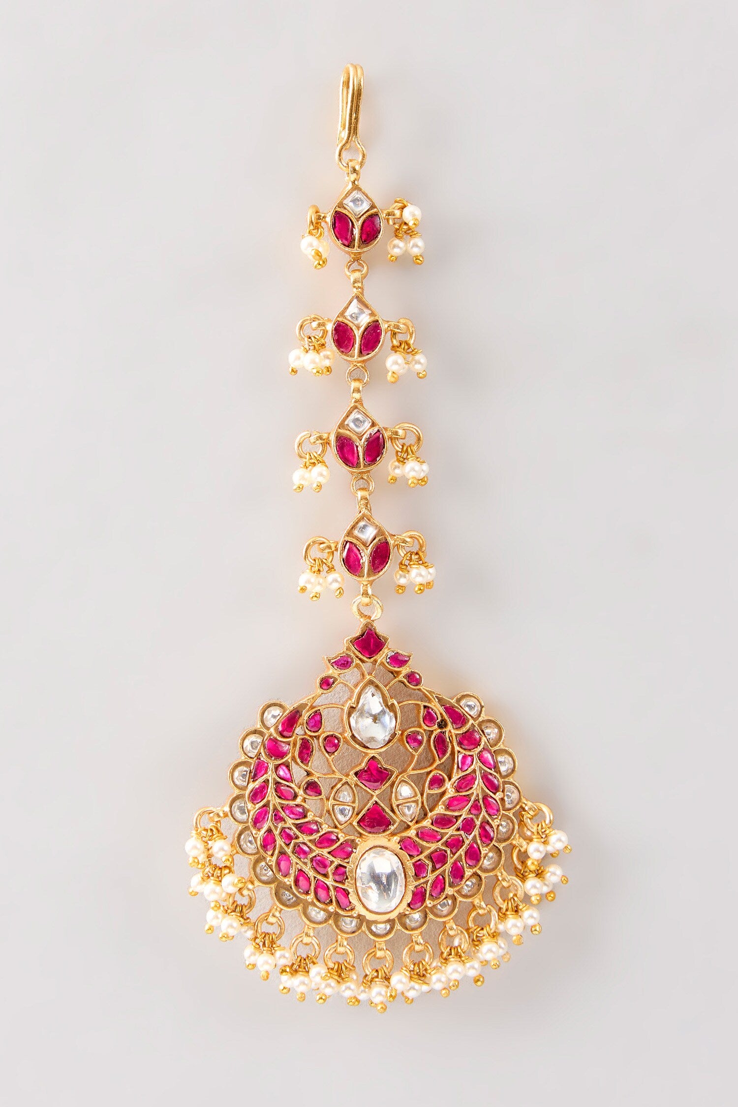 Guroor Kundan Maangtikka 