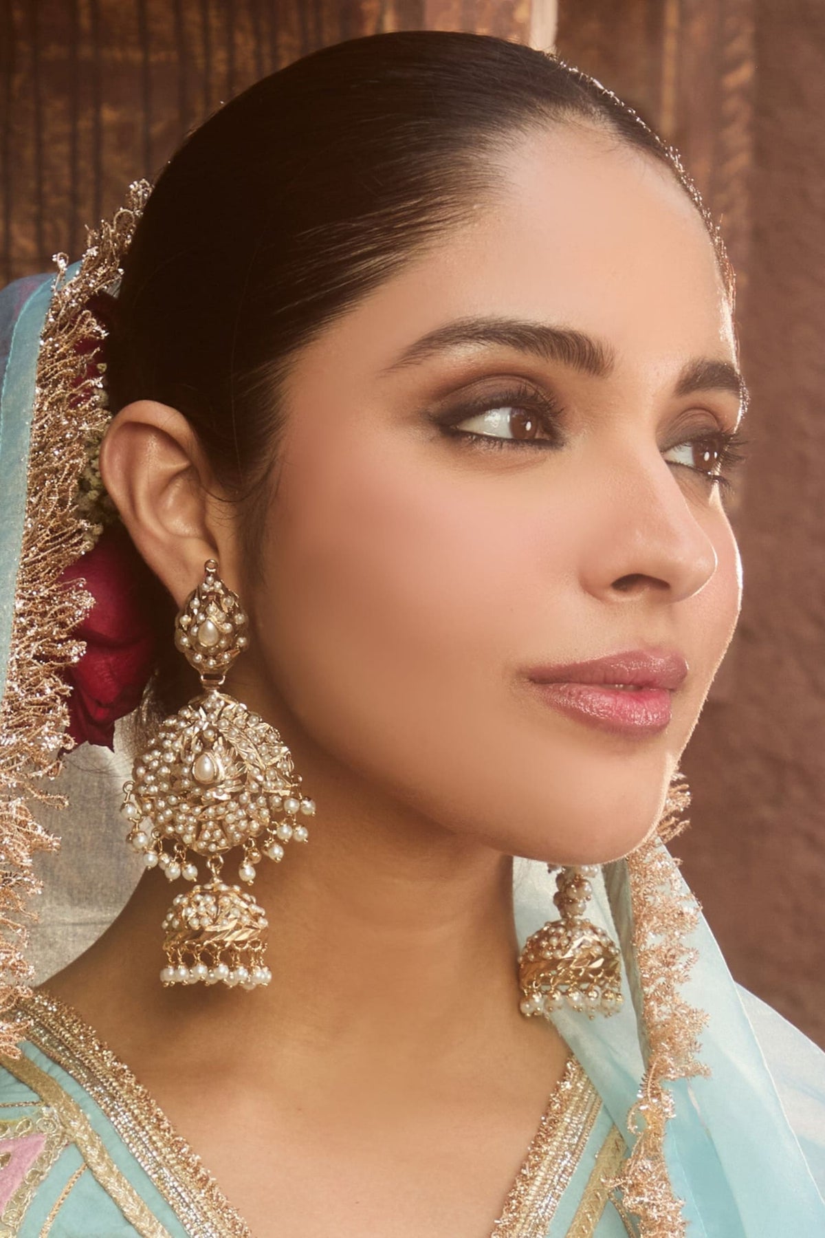 Elegant White Jadau Earrings with Pearls 