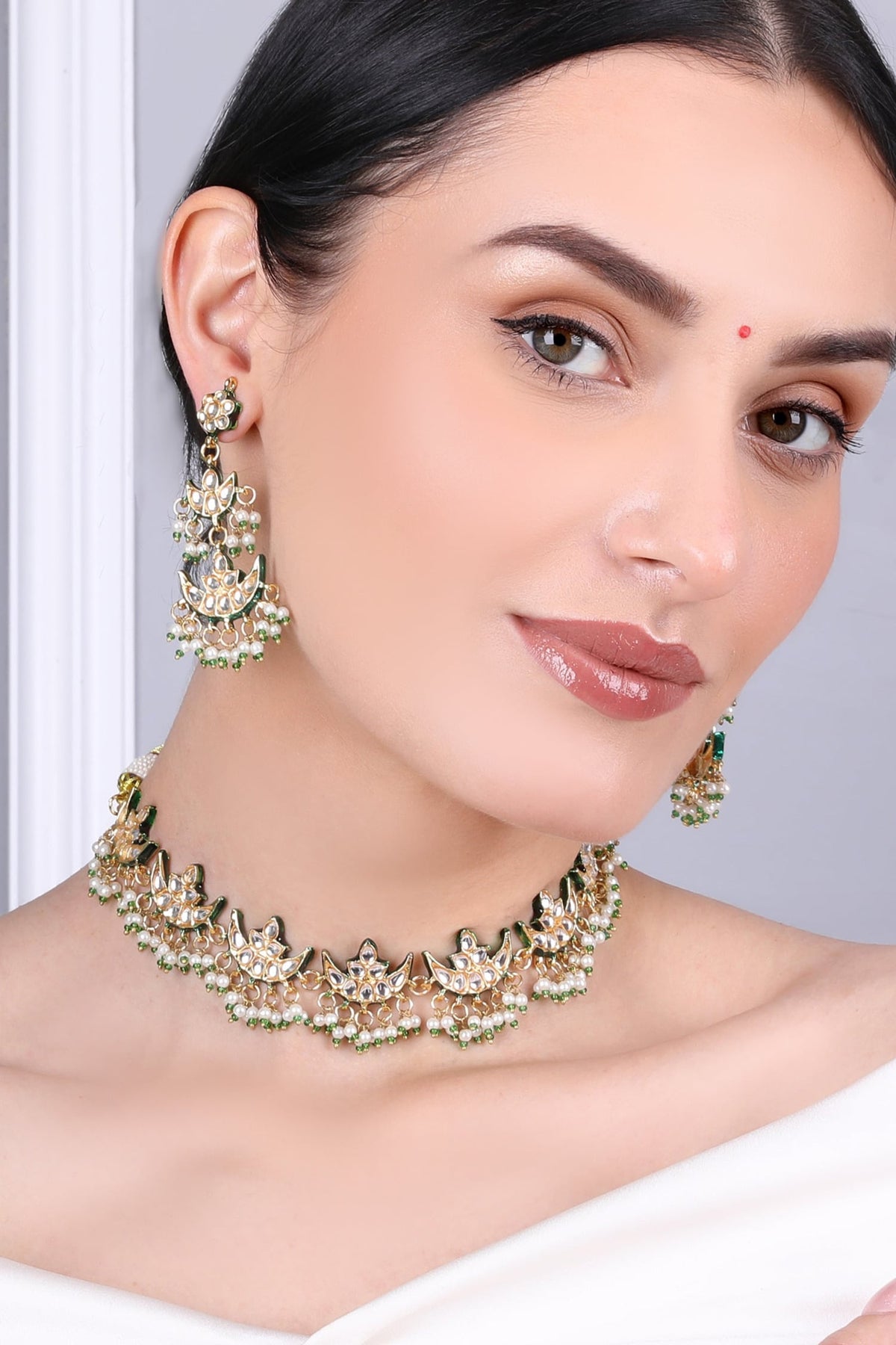 Ariana Kundan Choker Set with Earrings 