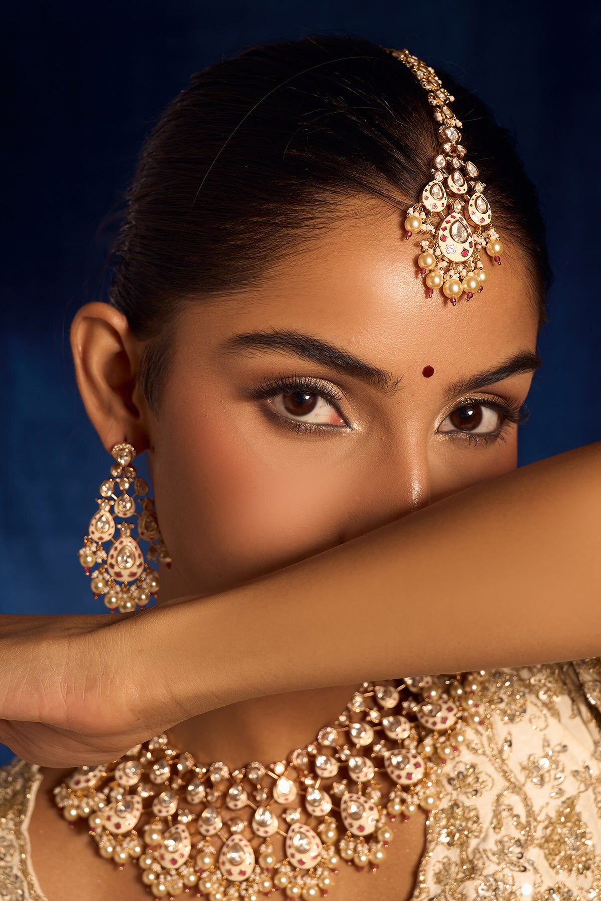 Kundan Jewelry Set with Maangtikka 