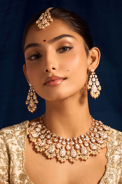 Kundan Jewelry Set with Maangtikka 