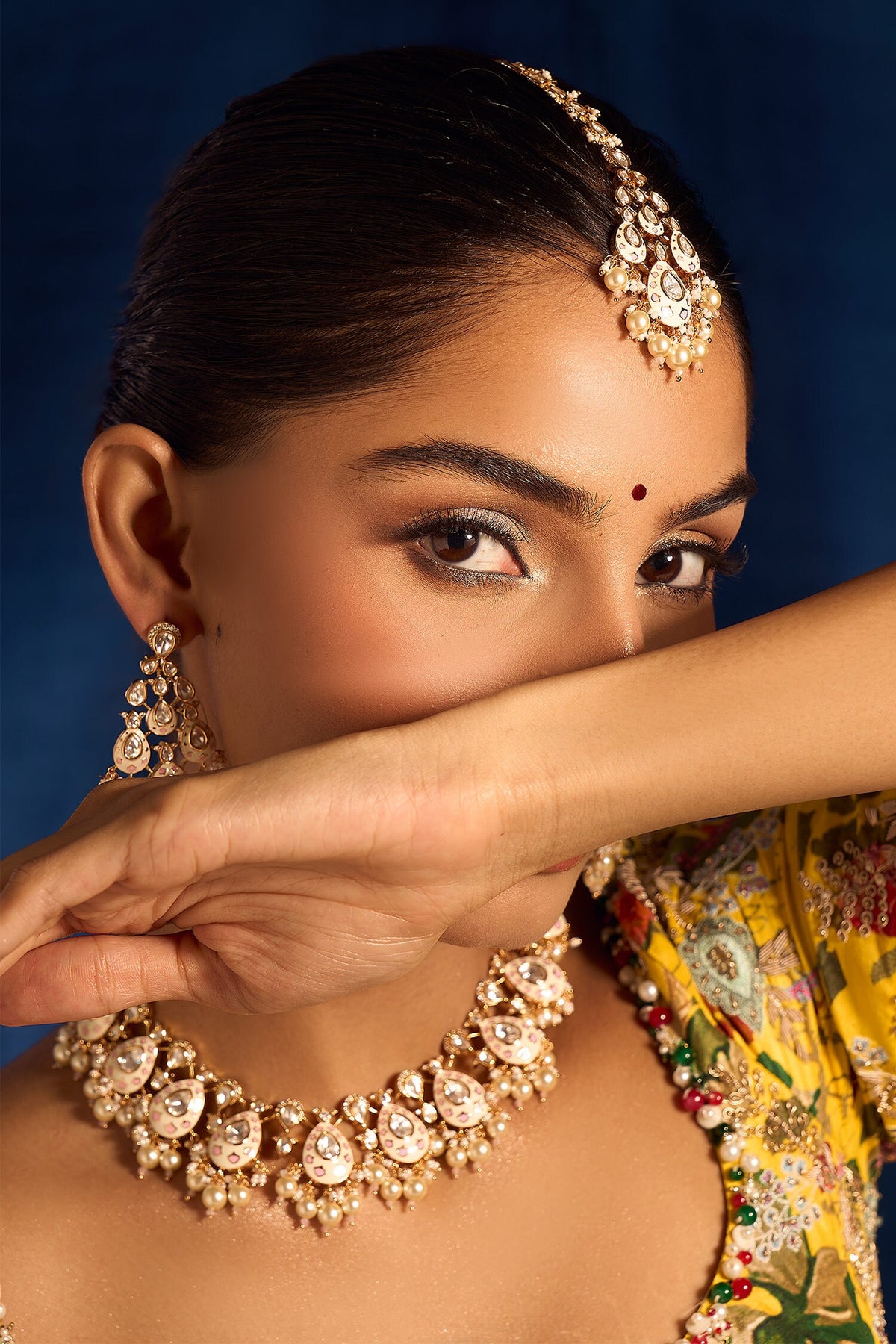 Kundan Jewelry Set with Maangtikka 