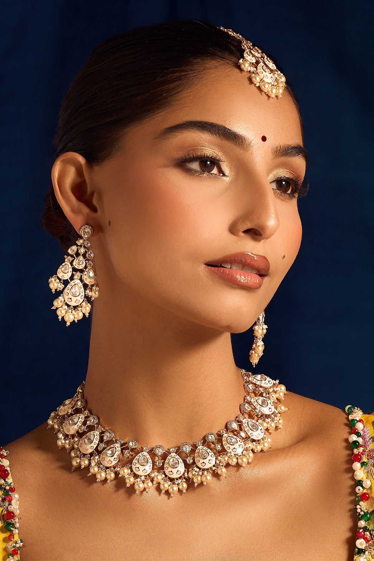 Kundan Jewelry Set with Maangtikka 