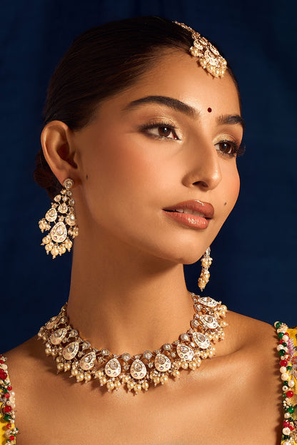 Kundan Jewelry Set with Maangtikka 
