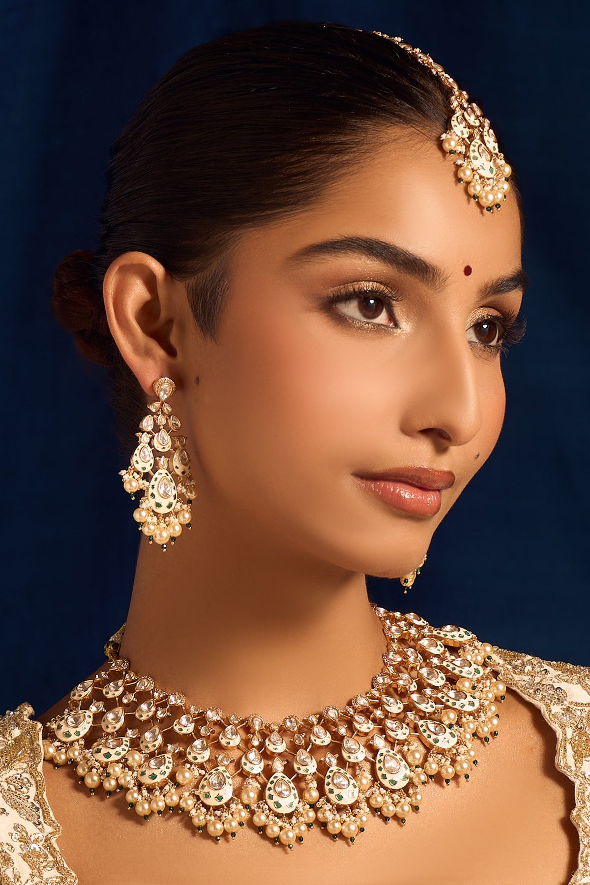 Kundan Jewelry Set in Cream & Green 