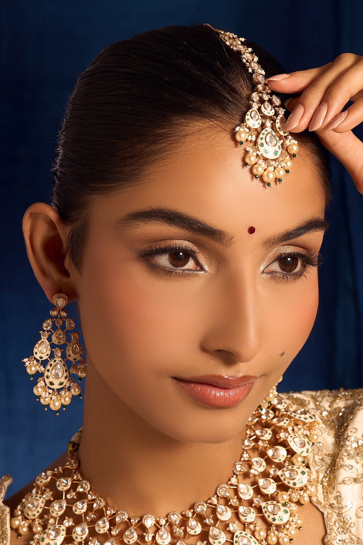 Kundan Jewelry Set in Cream & Green 