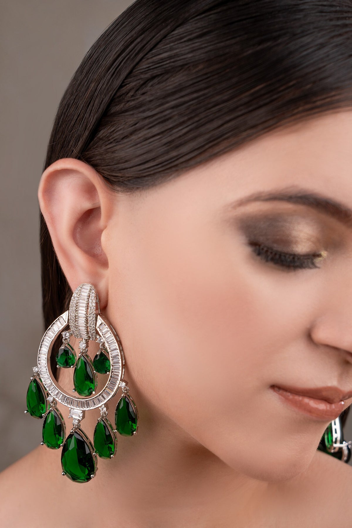 Green Teardrop Design Earrings 