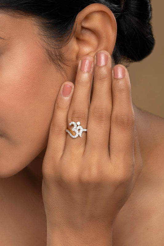 Designer 925 Silver Om Ring 