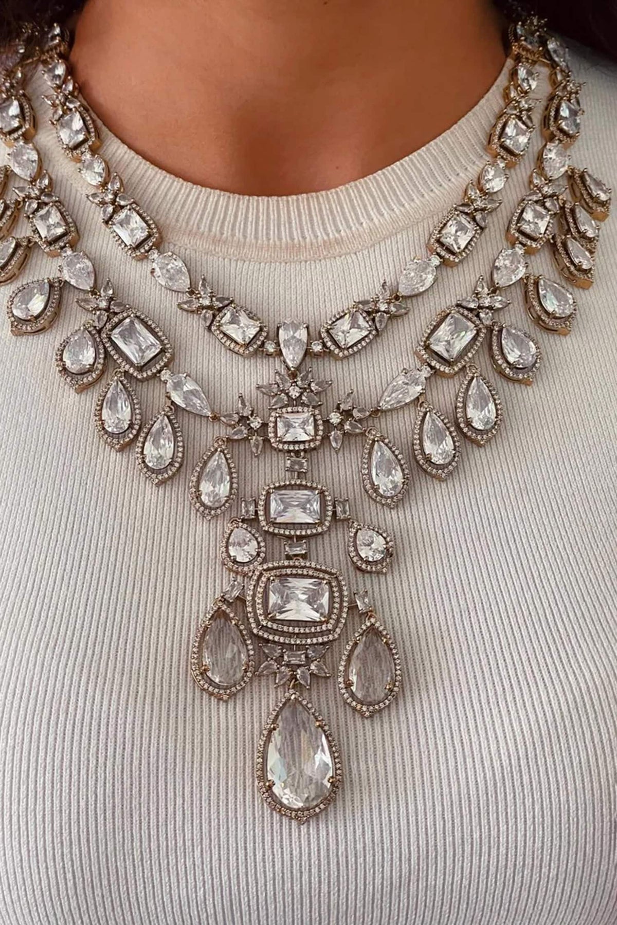 Leela 3 Layer Kanch Necklace Set 