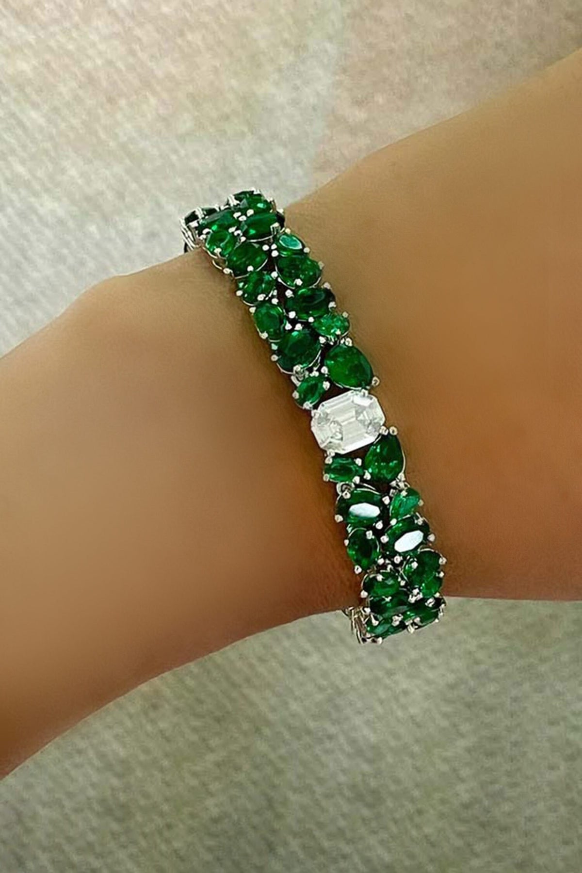 Emerald Choker Diamond Stone Motif Set 