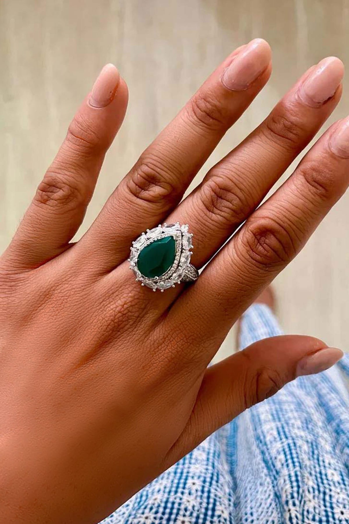 Emerald Choker Diamond Stone Motif Set 