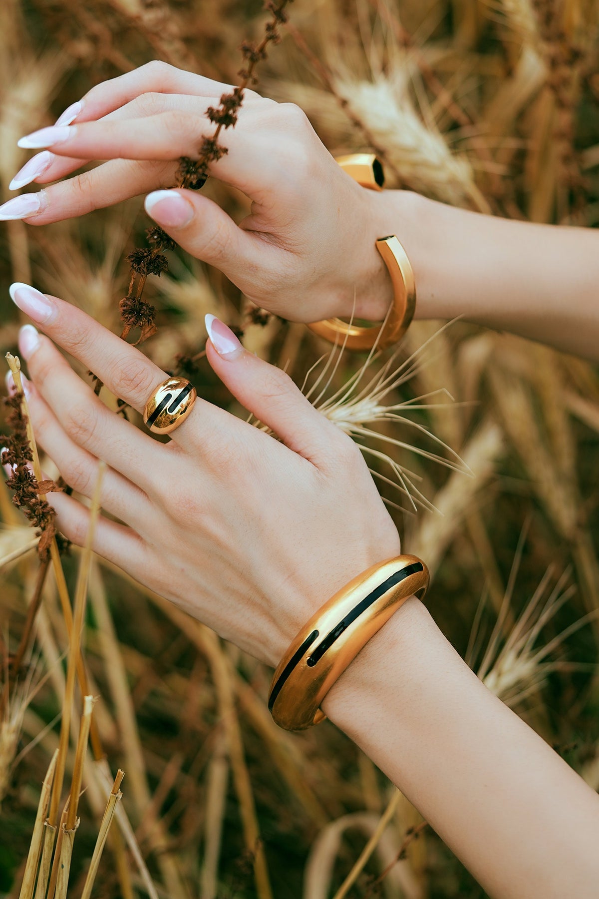 Circlet Black Enamel Gold Bangle 