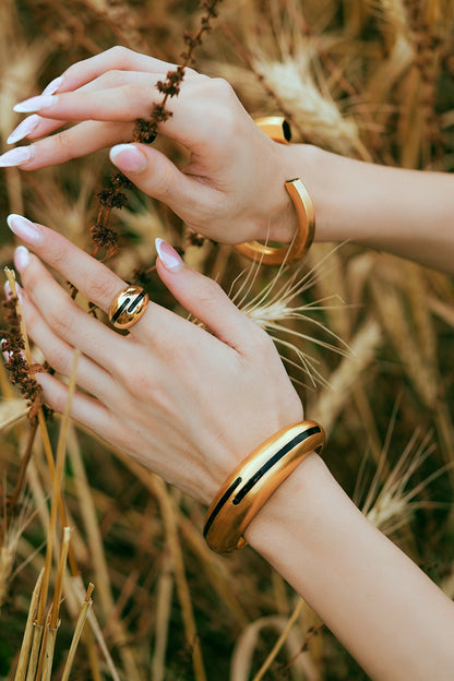 Circlet Black Enamel Gold Bangle 