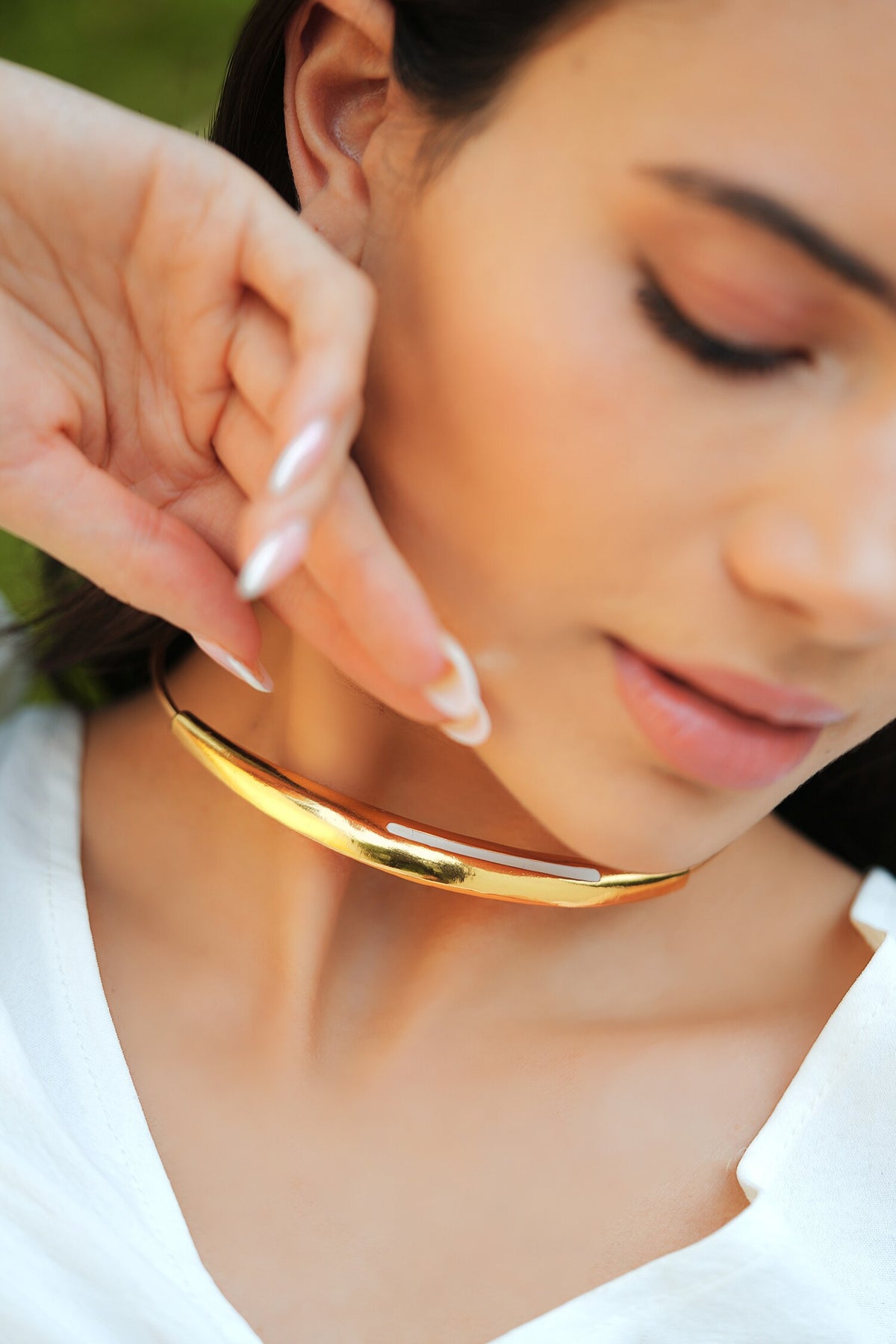 Aurelia White Enamel Gold Neckpiece 