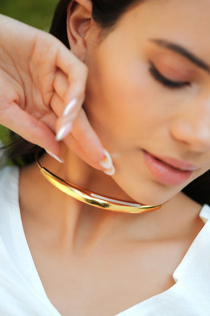 Aurelia White Enamel Gold Neckpiece 