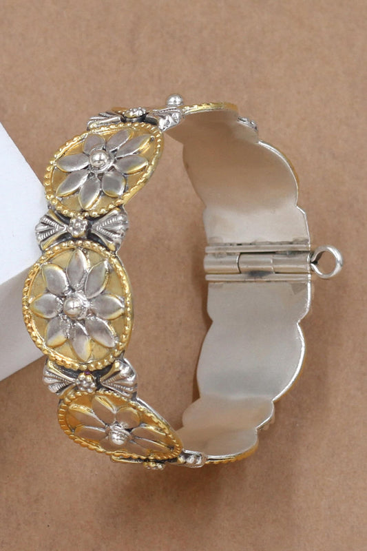 Gold Designer Handcrafted Bangle 
