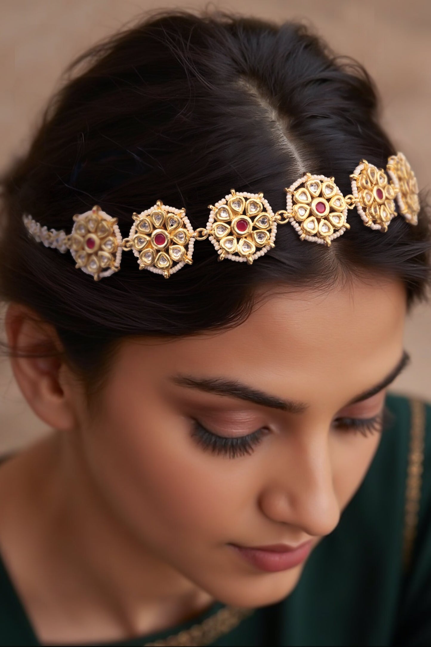 Gold Finish Kundan Mathapatti 