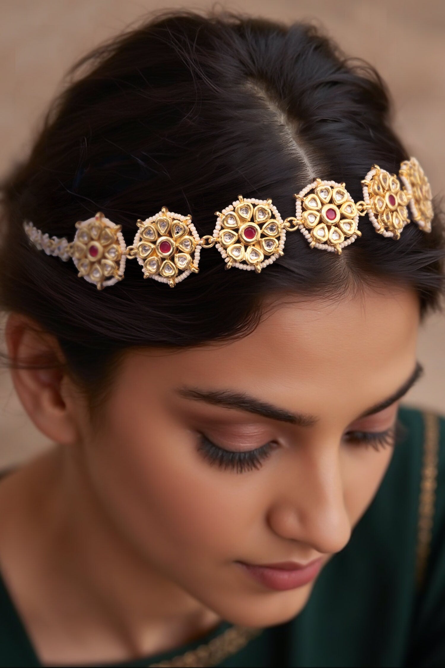 Gold Finish Kundan Mathapatti 