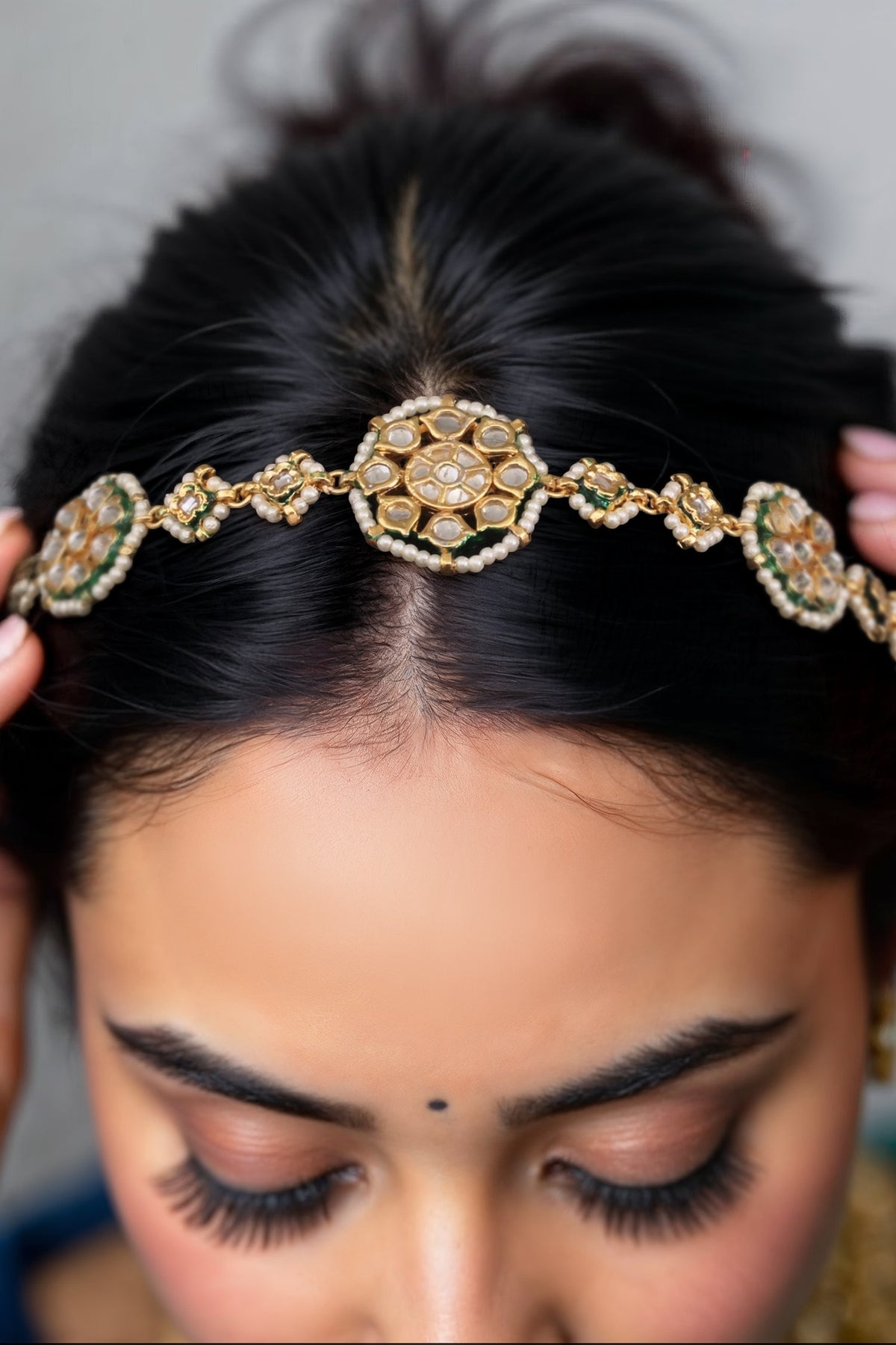 Gold Finish Kundan Mathapatti 