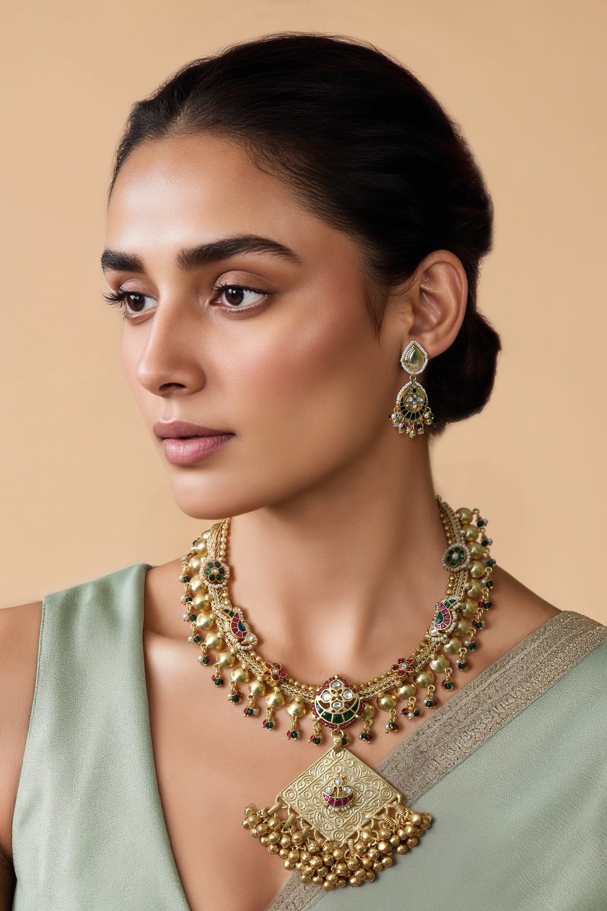 Gold Finish Imitation Kundan Necklace Set 