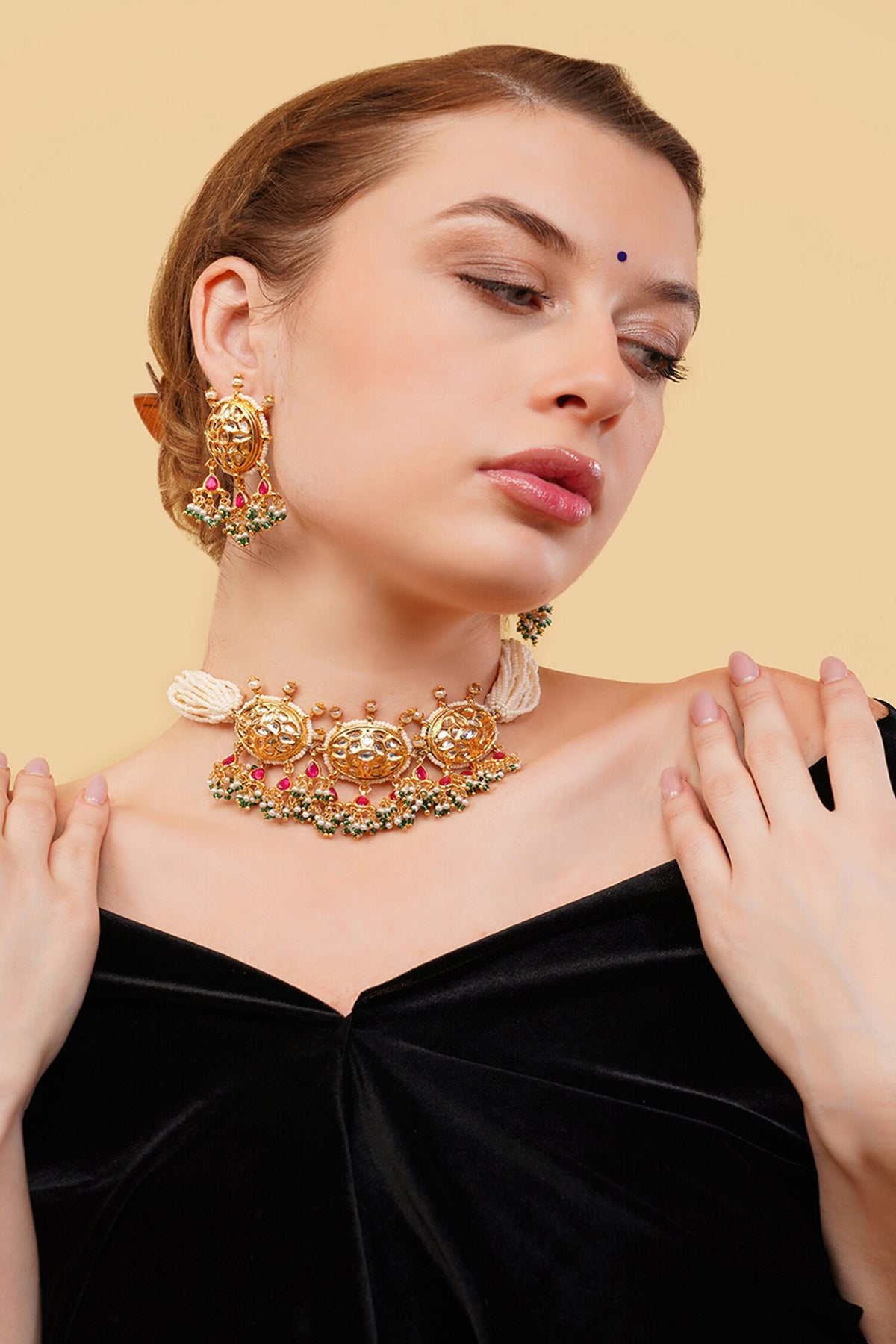 Sabz Roshni Choker 