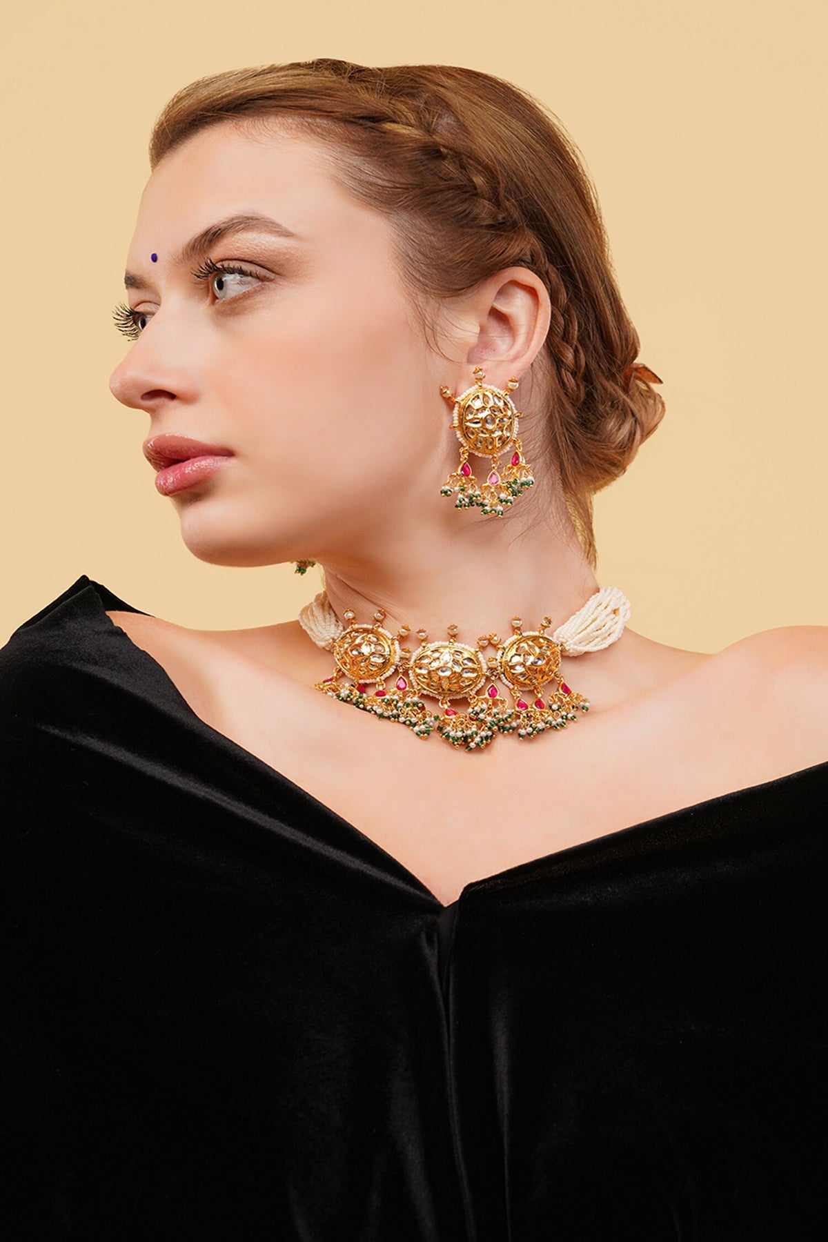 Sabz Roshni Choker 