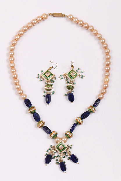 Aasmaani Husn Necklace with Earring 