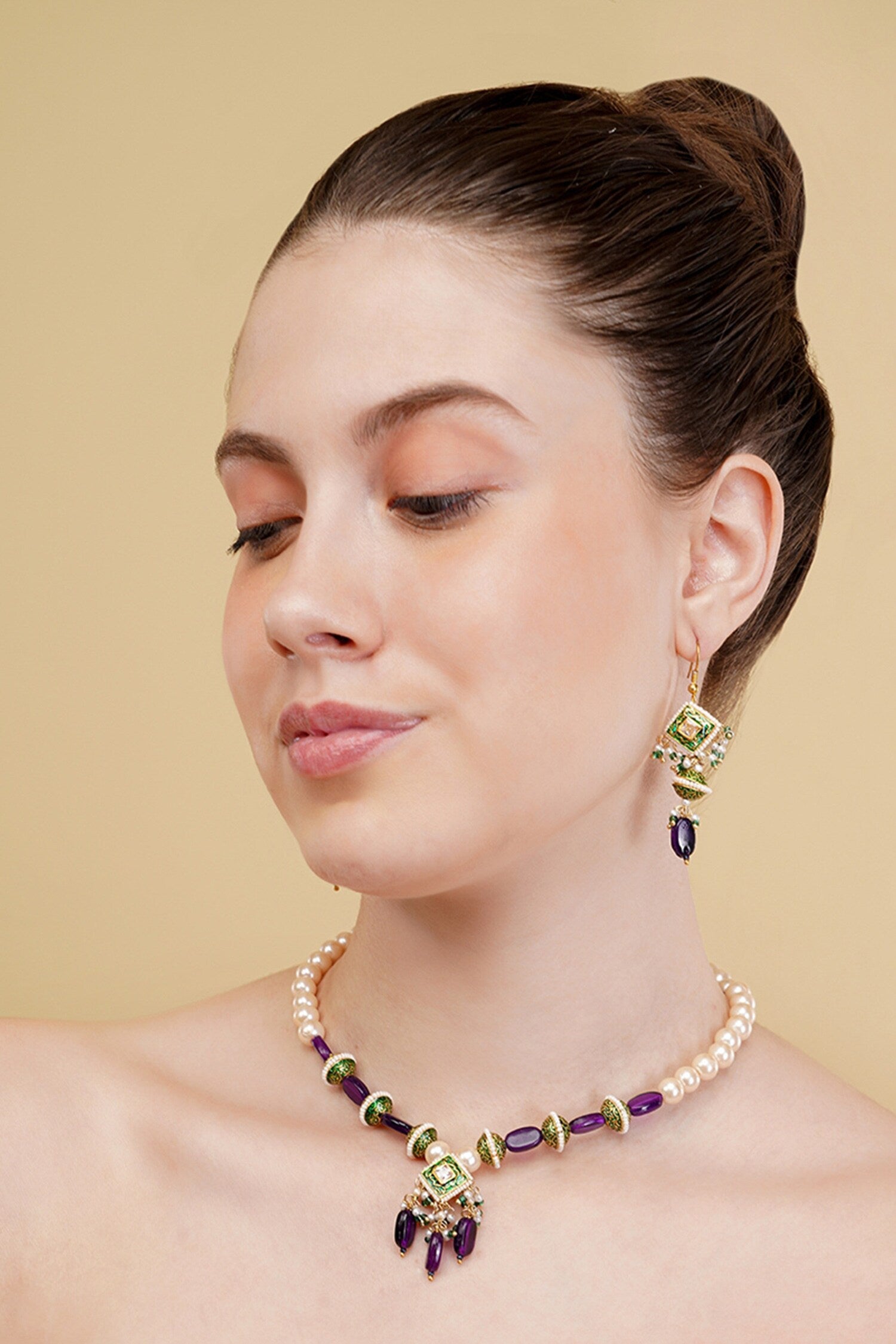 Aasmaani Husn Necklace with Earring 