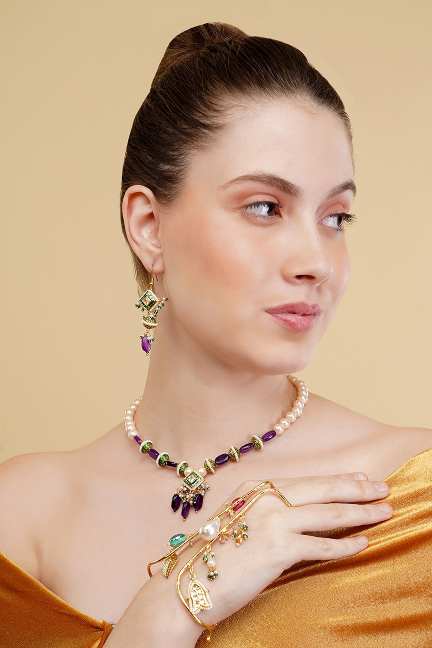 Aasmaani Husn Necklace with Earring 