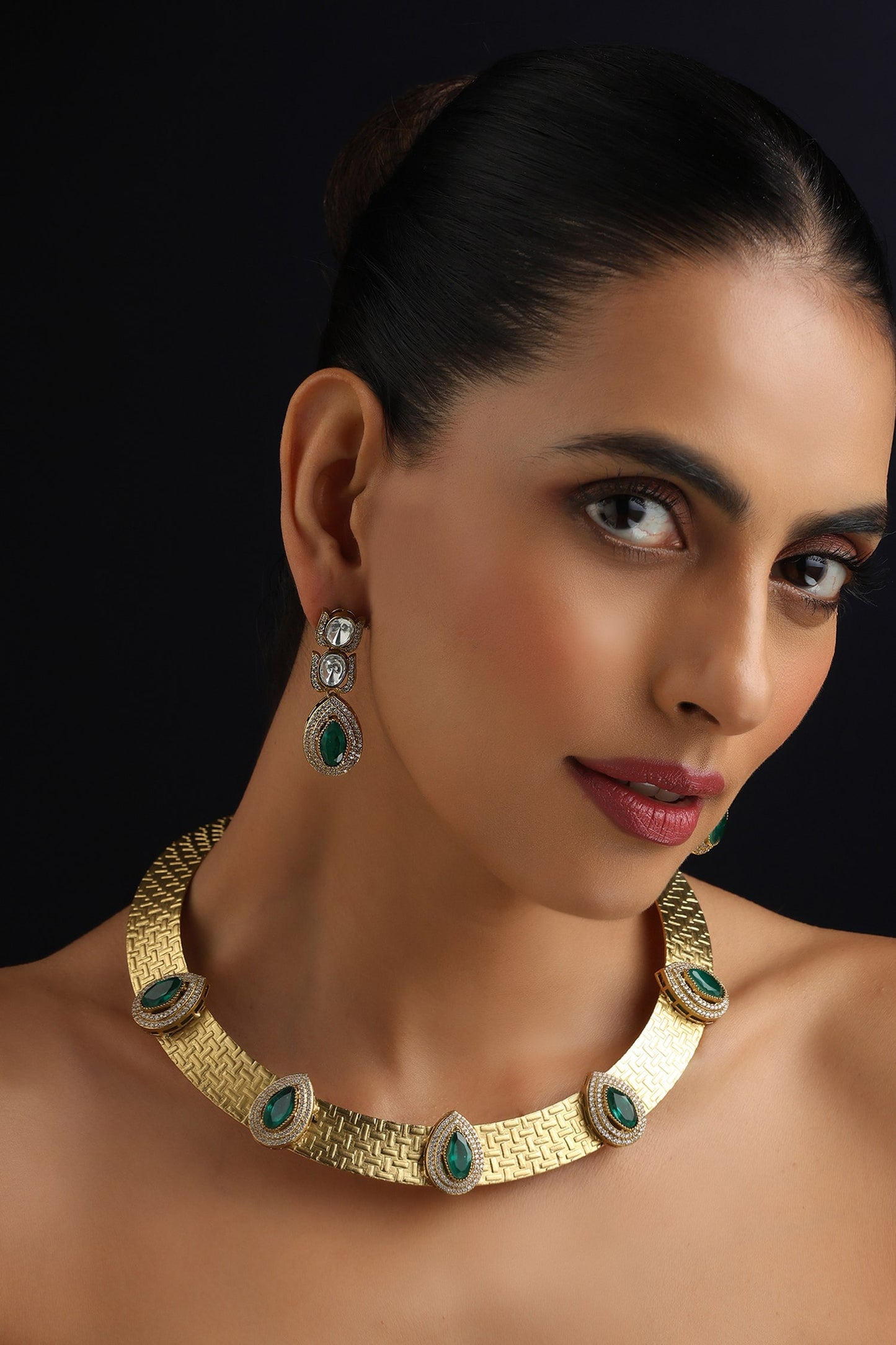 Emerald Hasli Necklace Set 