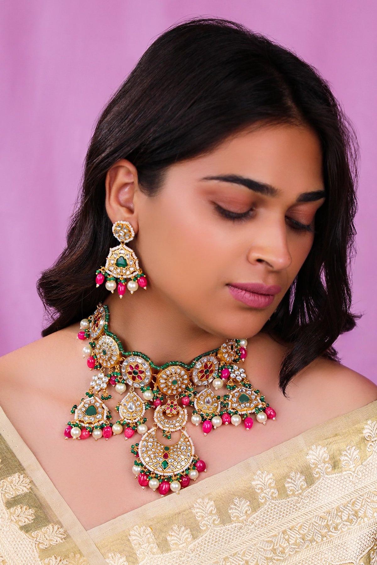 White Necklace Set With Pearls And Ruby Pink Beads 