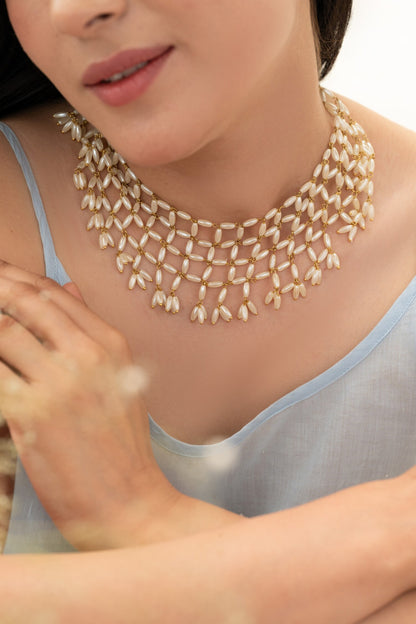 Pearl Embellished Necklace 