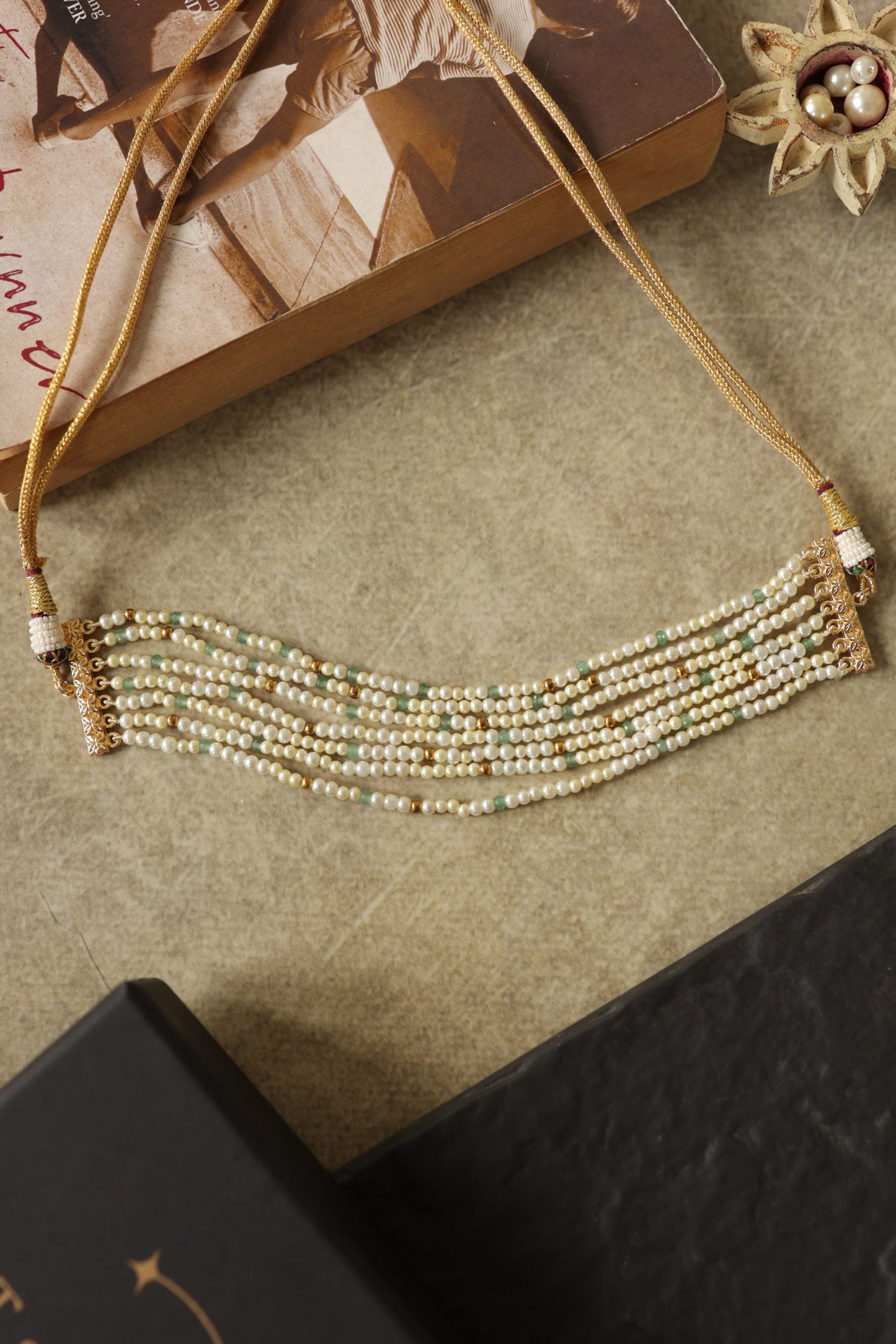 Pearl Choker Necklace 