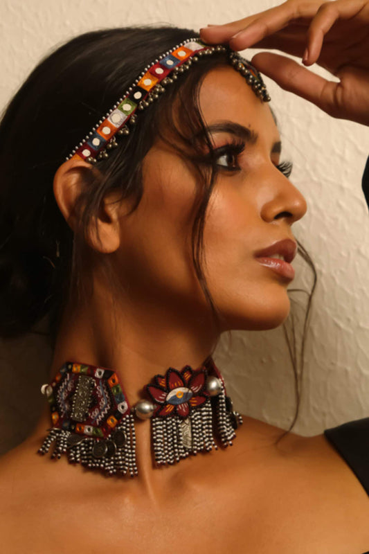 Kamli Embroidered Choker 