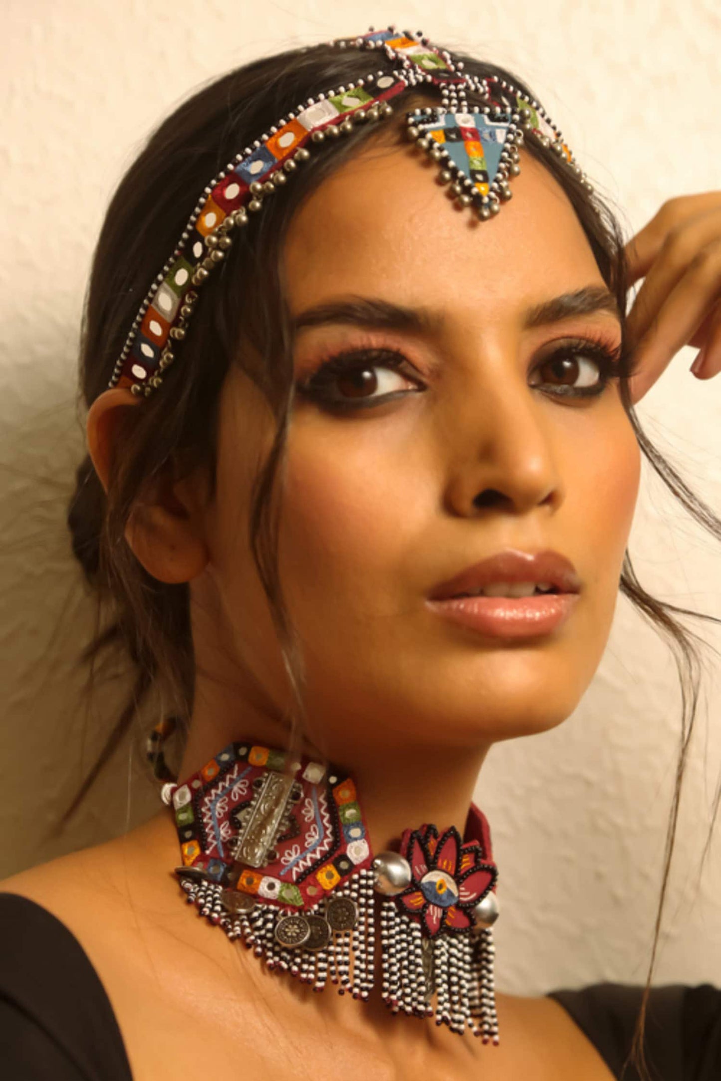 Kamli Embroidered Choker 