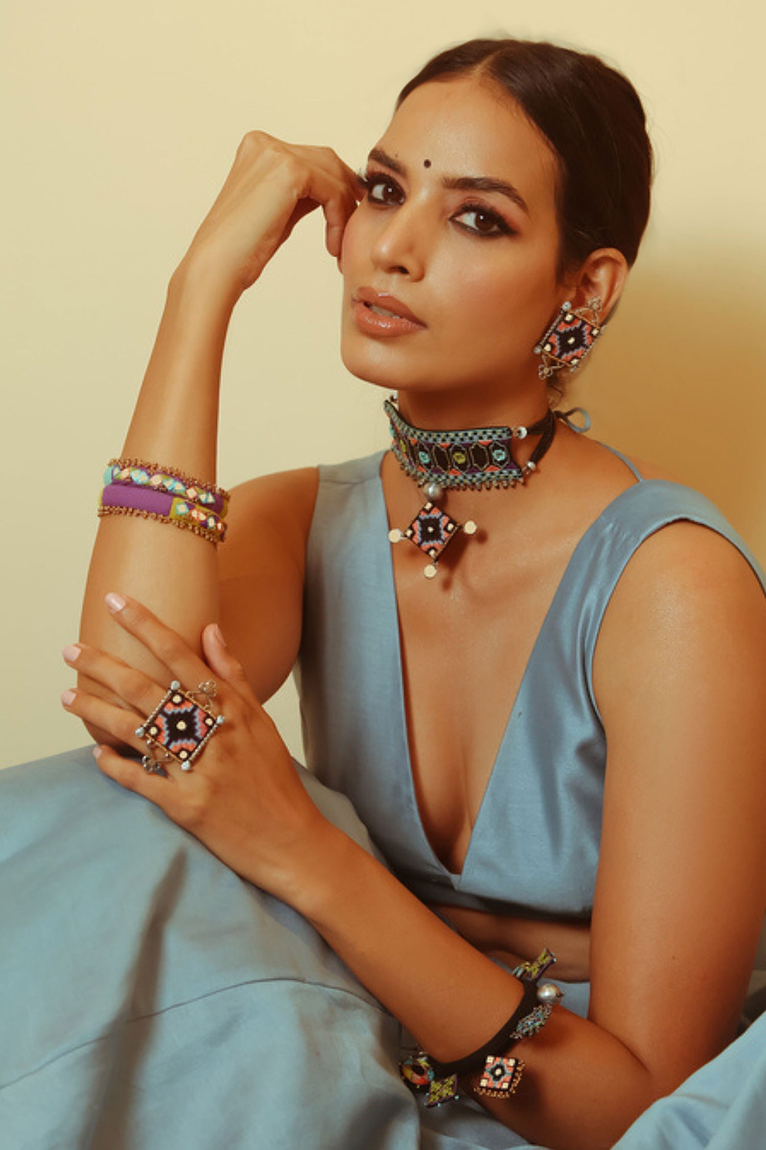 Sakinah Embroidered Choker 