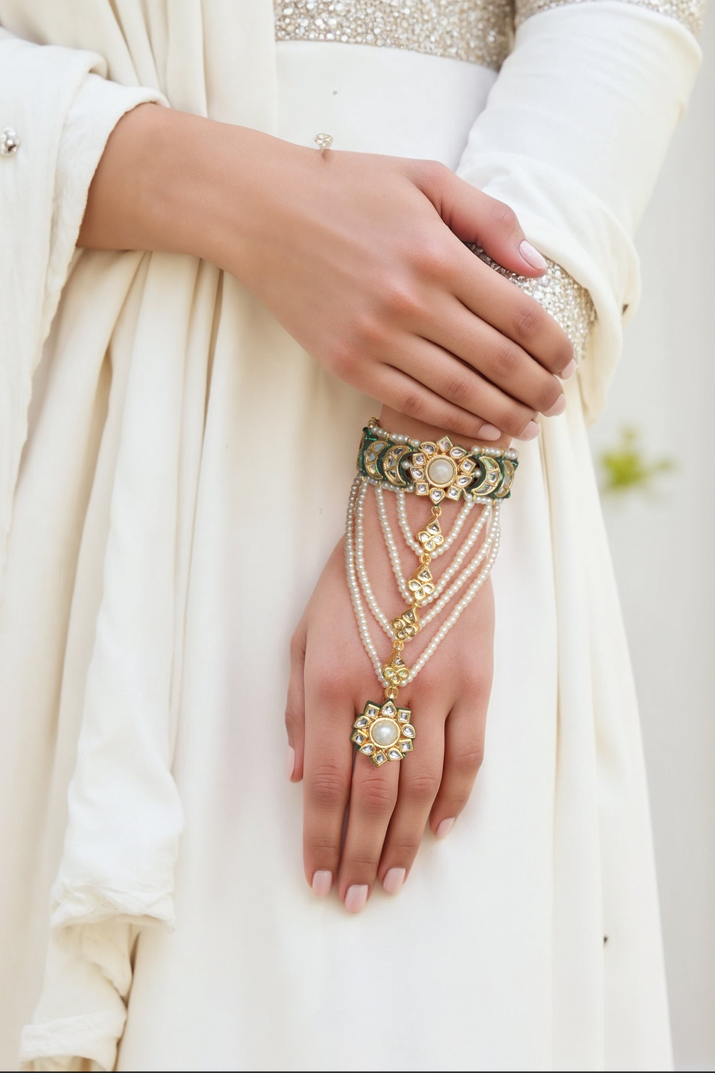 Gold Finish Imitation Kundan Haathphool 