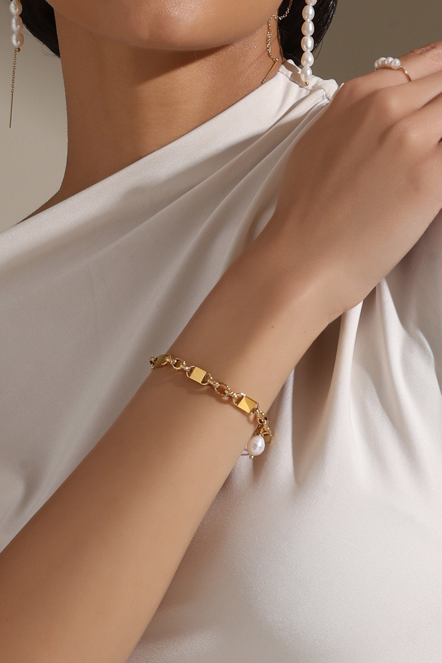 Minimalist Radiance Bracelet 