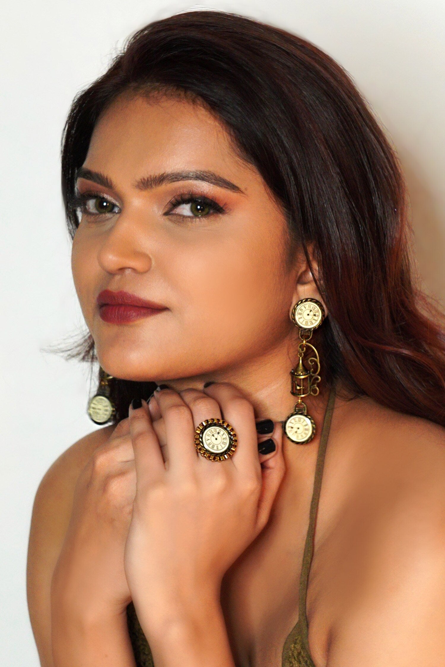 Timeless Cage Clock Shaped Earrings 