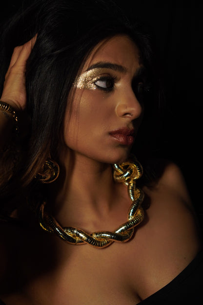 Golden Metallic Twisted Necklace 