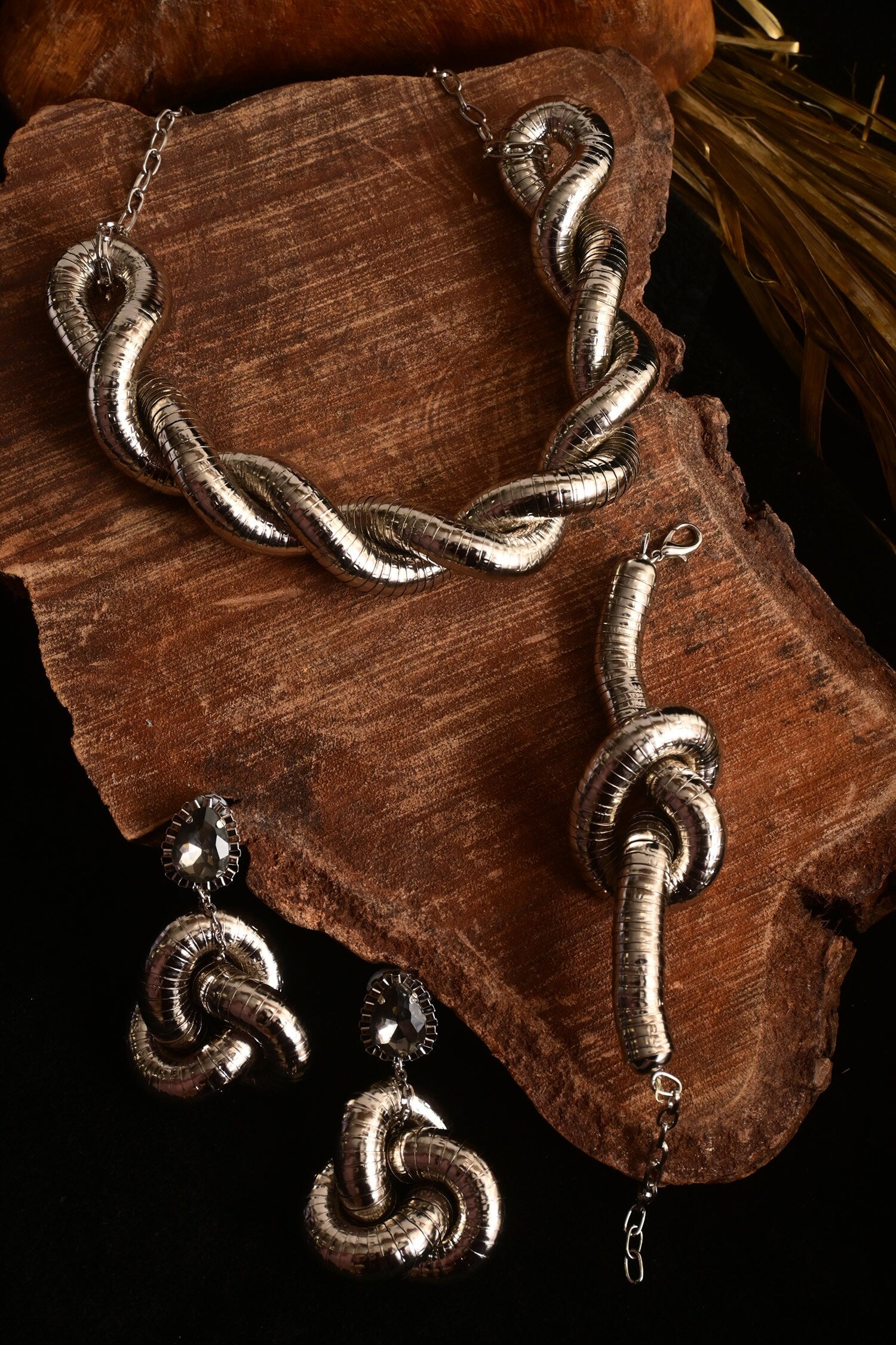 Silver Metallic Twisted Choker 
