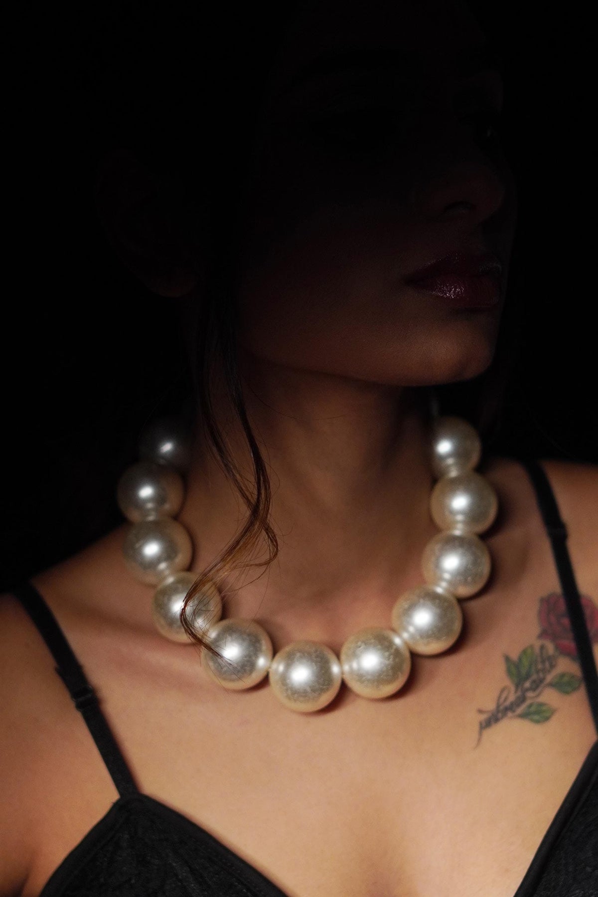 Textured Statement Pearl Necklace 