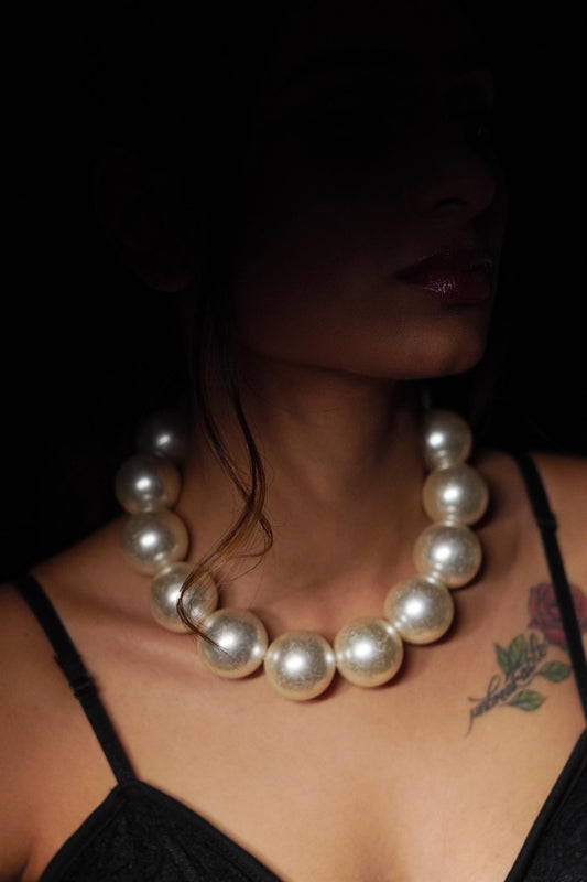 Textured Statement Pearl Necklace 